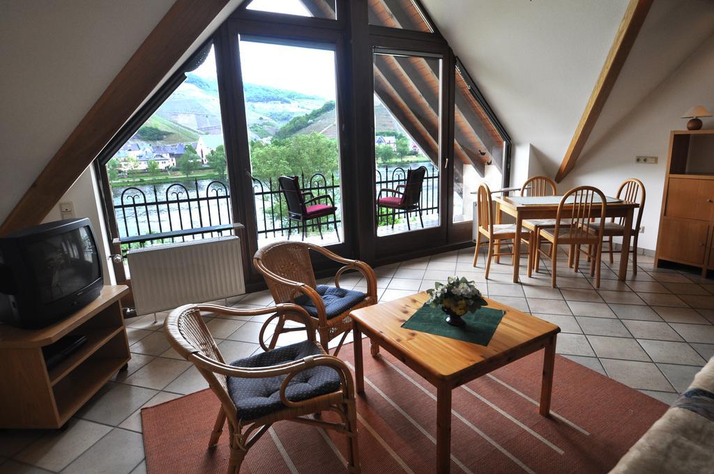 Ferienwohnung Am Moselufer Zell an der Mosel Zewnętrze zdjęcie